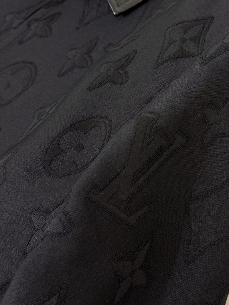 l0vis Vvtt0n outwear